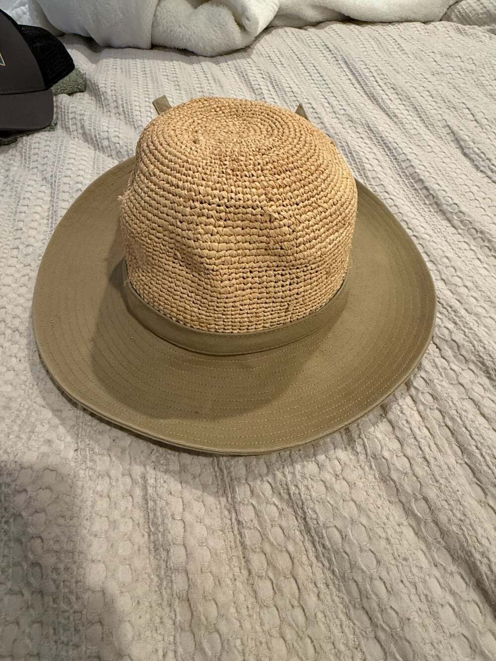 Columbia Sportswear Women's Straw and Canvas Sun Hat